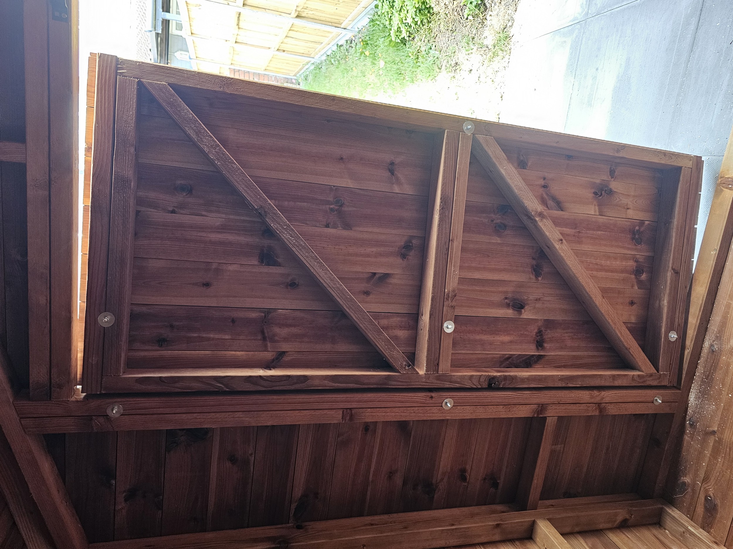 4ft Beast double door internal framework