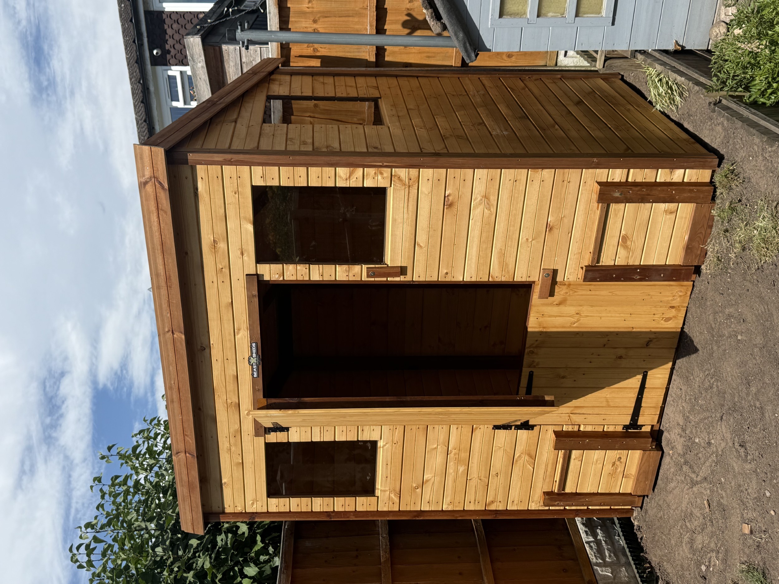 Stable door with lower split