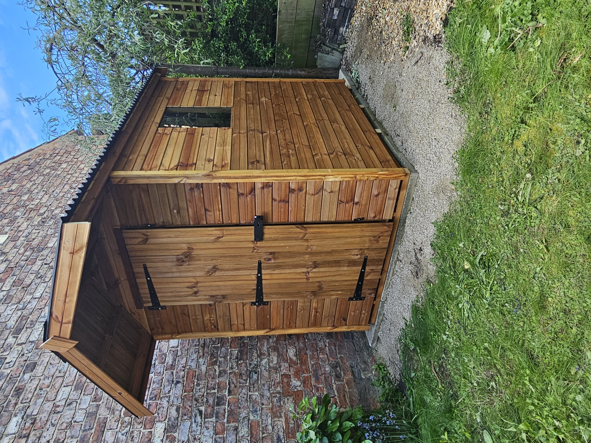 2ft roof overhang on a 6x5 shed